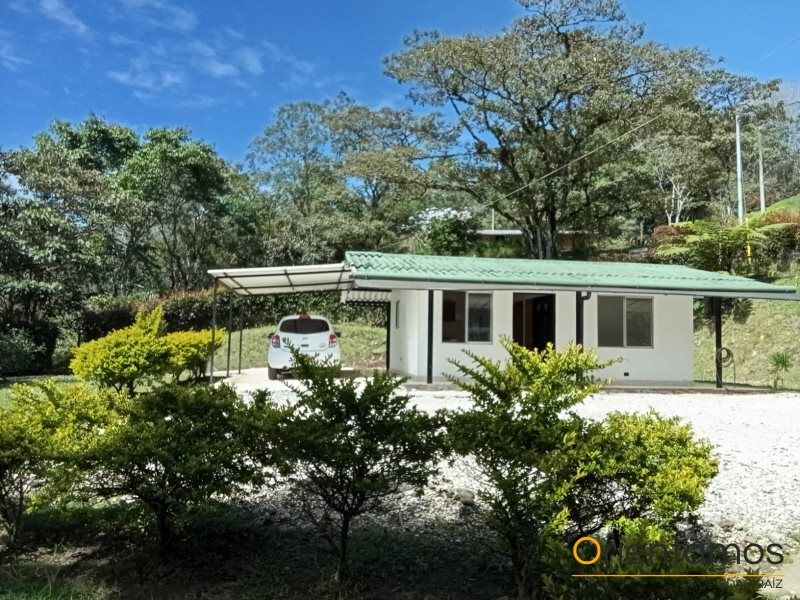 Finca en arriendo Antioquia Rionegro Rionegro 1000 m2 Habitaciones 2 Baños 1 Garajes 1 Precio $2500000