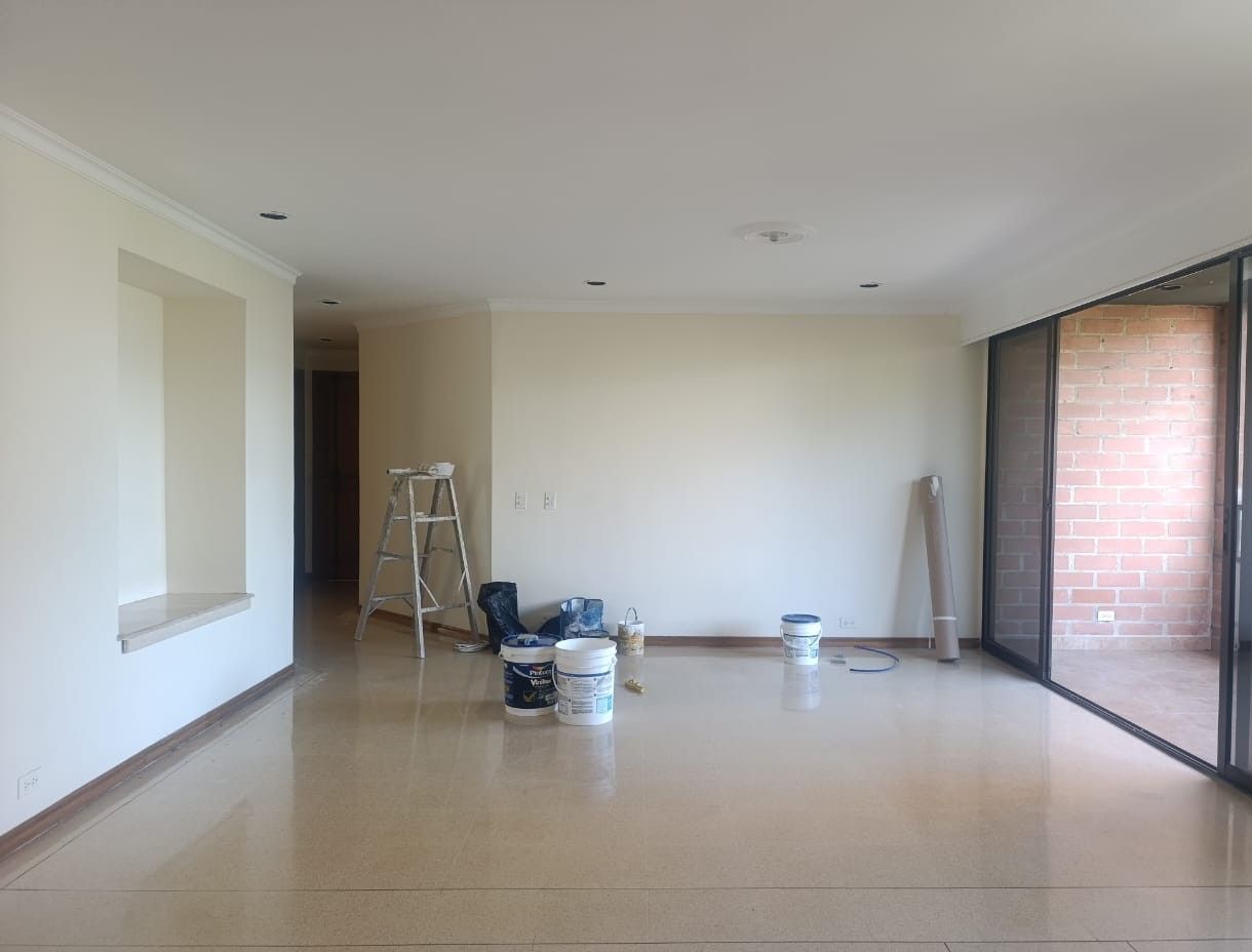 Apartamento en arriendo Antioquia Medellín La Colina 140 m2 Habitaciones 3 Baños 3 Garajes 2 Precio $4000000