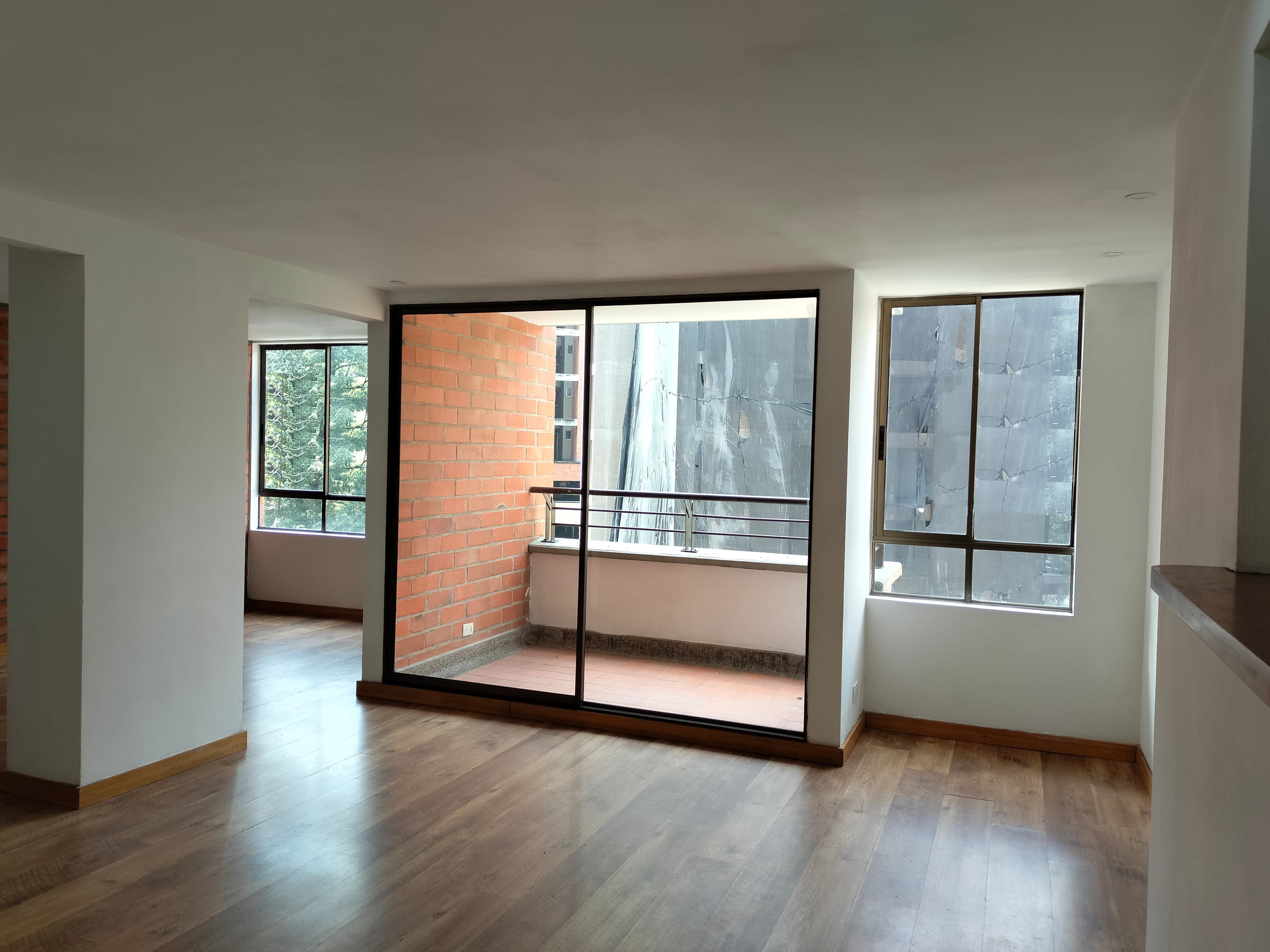Apartamento en arriendo Antioquia Medellín Castropol 75 m2 Habitaciones 2 Baños 2 Garajes 1 Precio $3400000