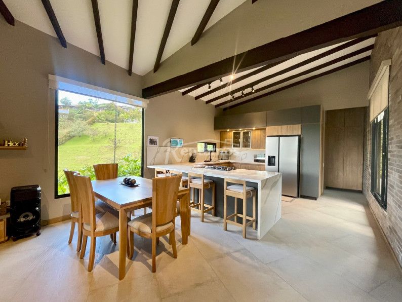 Casa en venta Antioquia El Retiro El Retiro 209 m2 Habitaciones 3 Baños 2 Garajes 5 Precio $2100000000