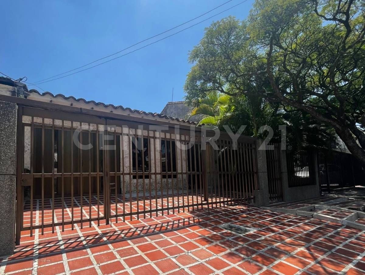 Casa en venta Valle Del Cauca Cali Los Cámbulos 250 m2 Habitaciones 3 Baños 2 Garajes 2 Precio $650000000
