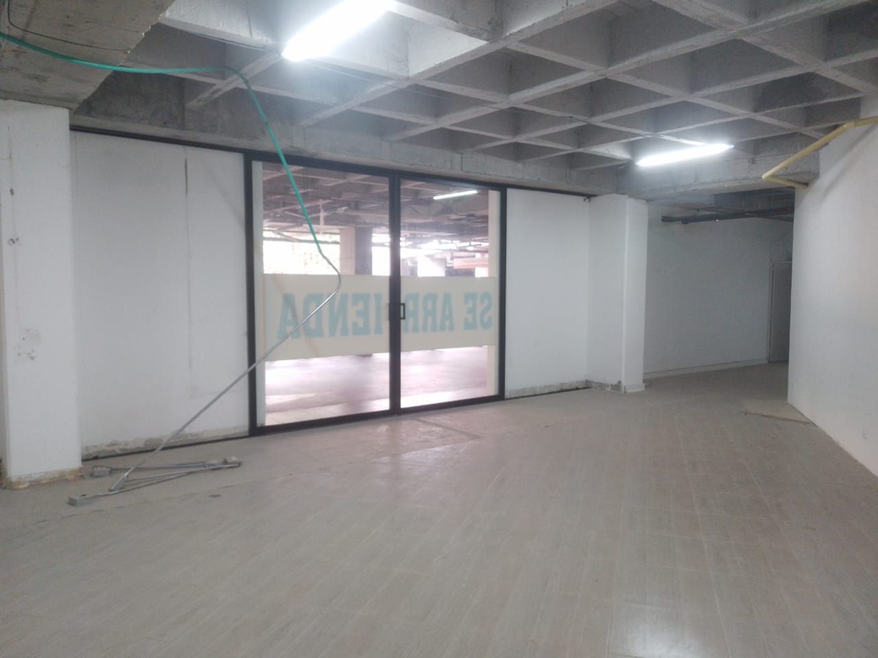 Local en arriendo o venta Antioquia Medellín La Mota 392 m2 Habitaciones 0 Baños 2 Garajes 0 Precio venta $4800000000 Precio arriendo $30000000