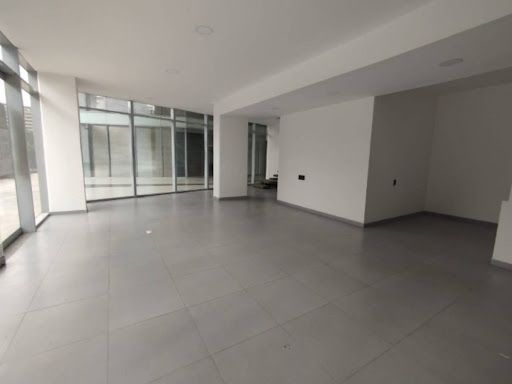 Local en arriendo Antioquia Envigado Las Casitas 161 m2 Habitaciones 0 Baños 1 Garajes 2 Precio $11700000