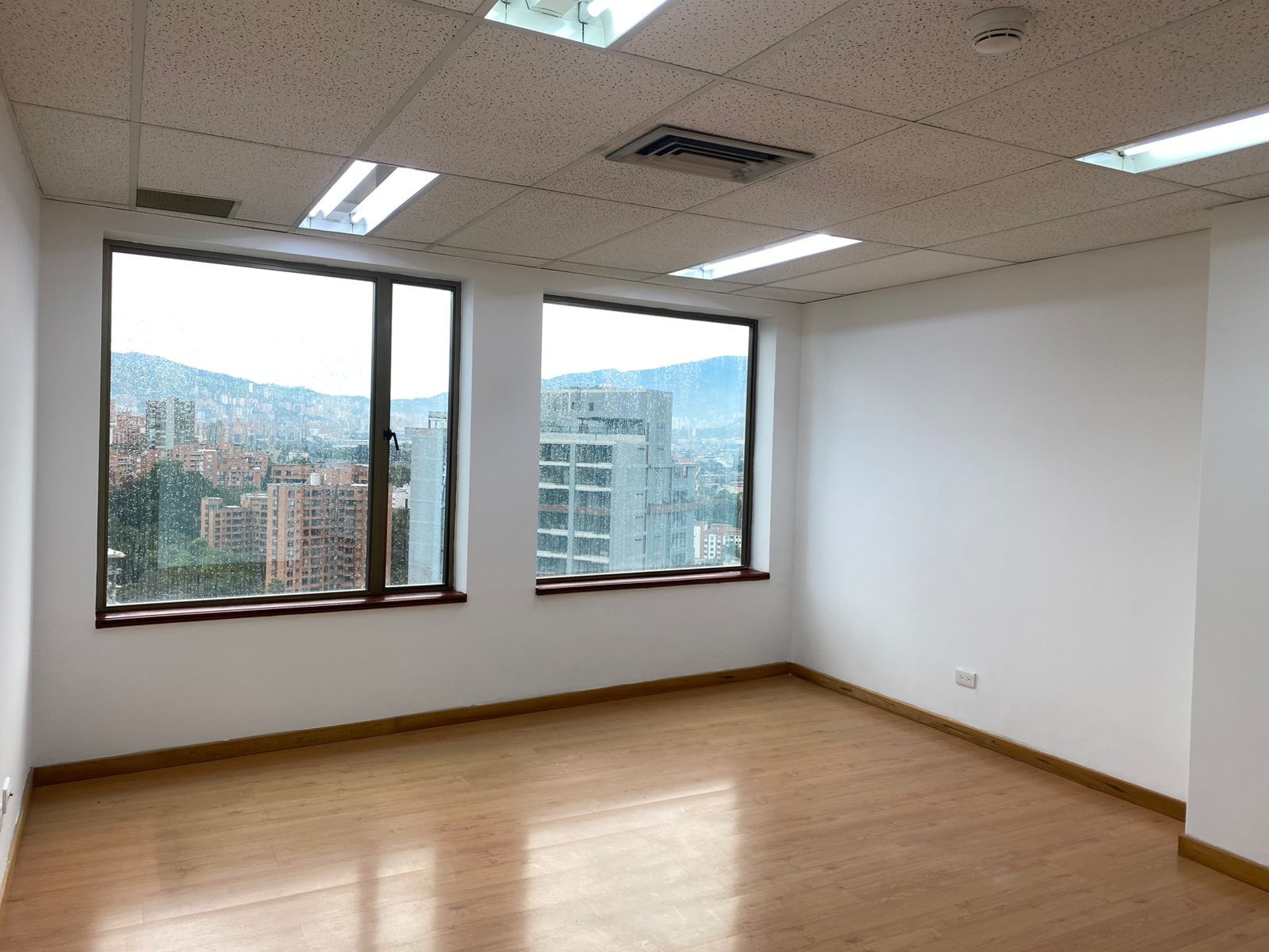 Oficina en arriendo Antioquia Medellín Astorga 40 m2 Habitaciones 0 Baños 1 Garajes 1 Precio $4400000