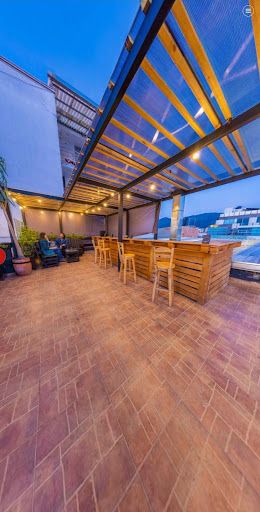 Casa en arriendo Cundinamarca Bogotá Alcázares Norte 450 m2 Habitaciones 4 Baños 6 Garajes 2 Precio $12000000