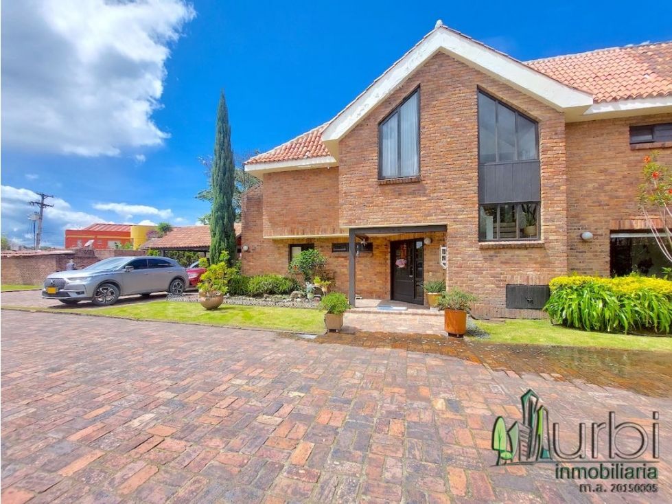 Casa en venta Cundinamarca Bogotá San José De Bavaria 275 m2 Habitaciones 3 Baños 3 Garajes 2 Precio $1600000000