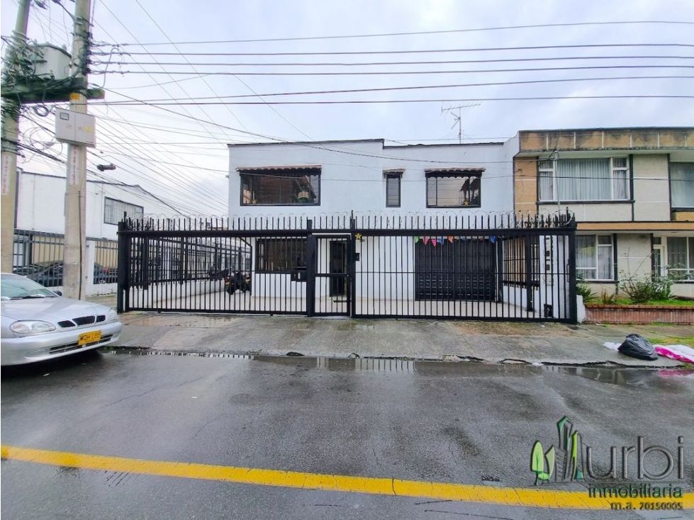 Casa en venta Cundinamarca Bogotá Normandía 139 m2 Habitaciones 6 Baños 5 Garajes 8 Precio $1400000000