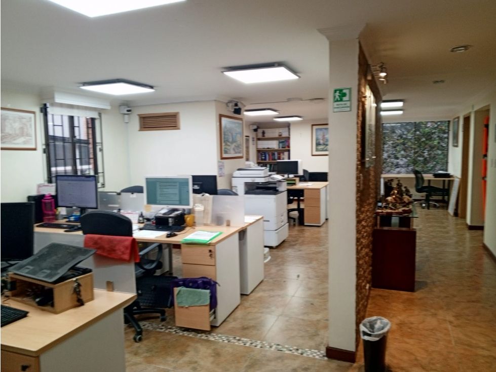 Oficina en venta Cundinamarca Bogotá Santa Barbara Central 44 m2 Habitaciones 0 Baños 1 Garajes 1 Precio $305000000