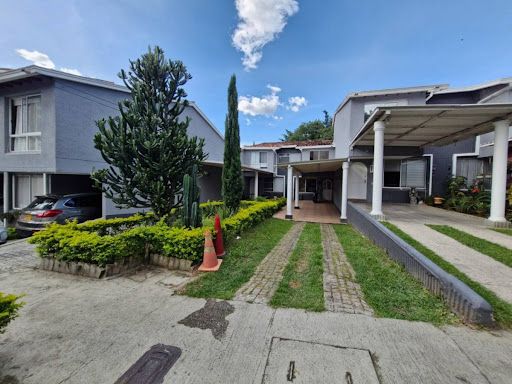 Casa en arriendo Antioquia Envigado Bosques De Carlos 11 m2 Habitaciones 3 Baños 4 Garajes 4 Precio $4000000