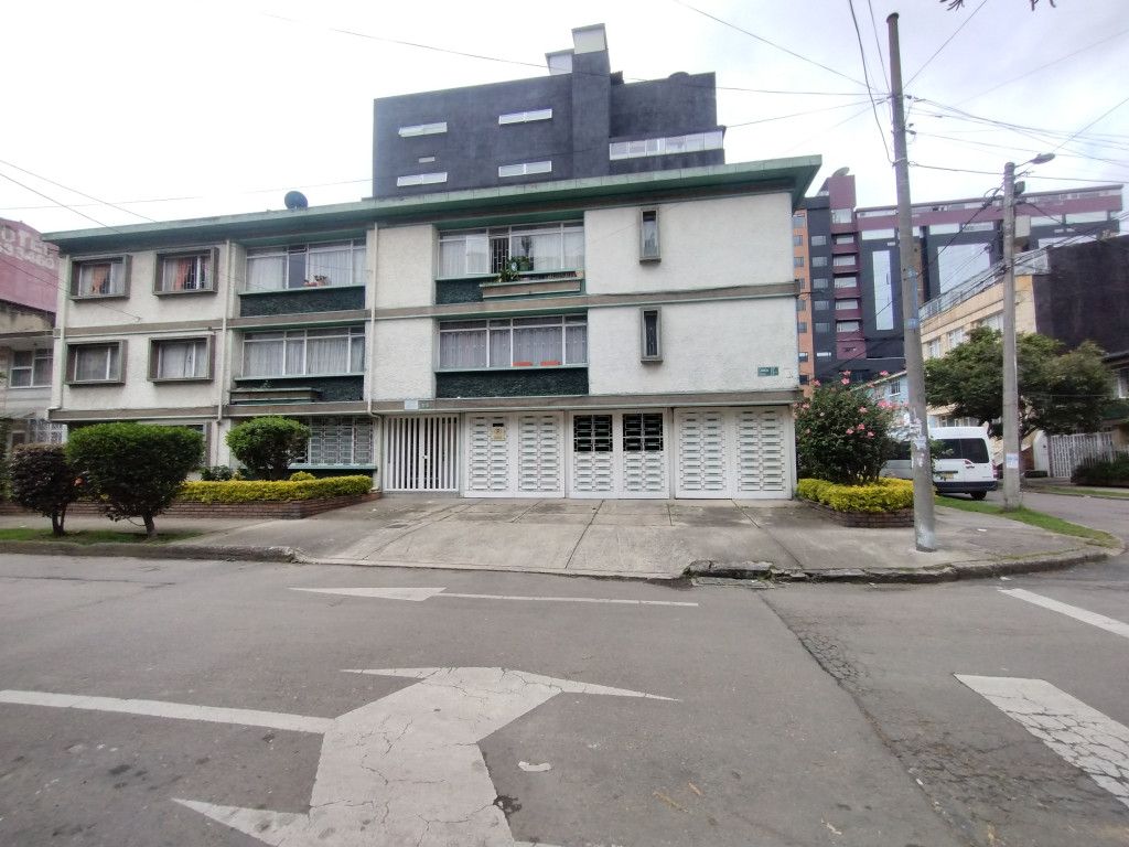 Apartamento en venta Cundinamarca Bogotá El Recuerdo 118 m2 Habitaciones 3 Baños 1 Garajes 1 Precio $560000000
