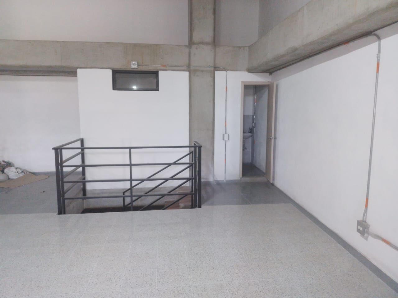 Bodega en arriendo Antioquia Itagüí Cr Verde Vivo Ariza 335 m2 Habitaciones 0 Baños 2 Garajes 0 Precio $15000000