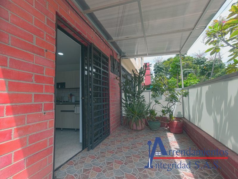 Apartaestudio en arriendo Antioquia Medellín El Nogal- Los Almendros 32 m2 Habitaciones 1 Baños 1 Garajes 0 Precio $2500000
