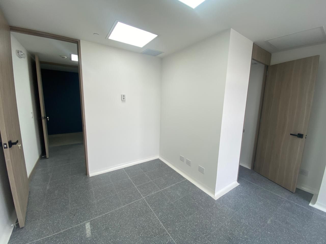 Consultorio en arriendo Antioquia Medellín San Diego 34 m2 Habitaciones 0 Baños 1 Garajes 1 Precio $4800000