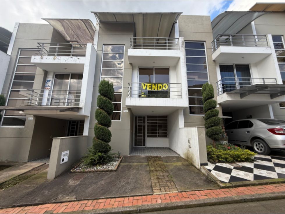 Casa en venta Cundinamarca Fusagasugá Cr Los Arrayanes 145 m2 Habitaciones 4 Baños 4 Garajes 1 Precio $320000000