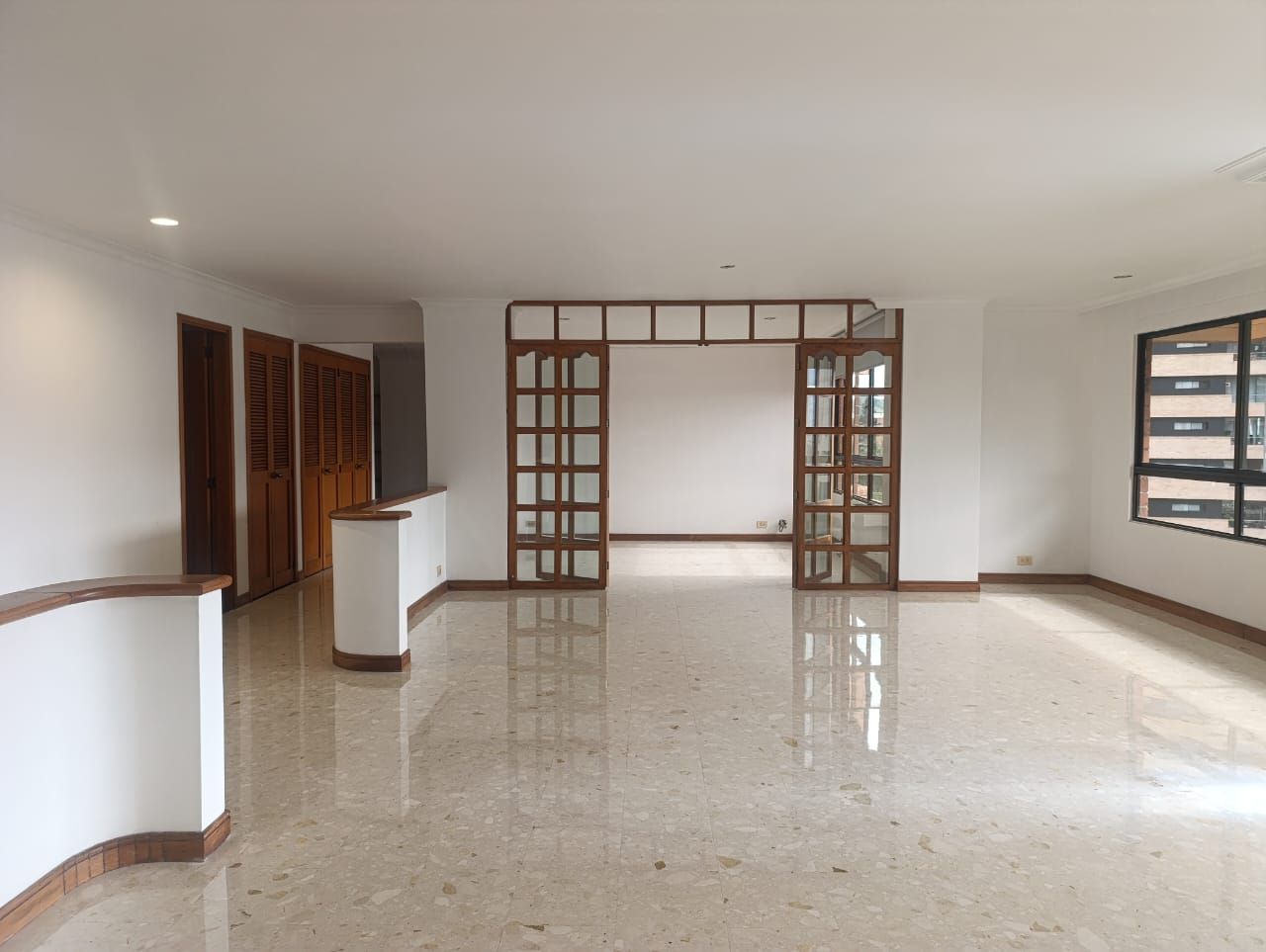 Apartamento en arriendo Antioquia Medellín San Lucas 214 m2 Habitaciones 3 Baños 4 Garajes 3 Precio $7400000