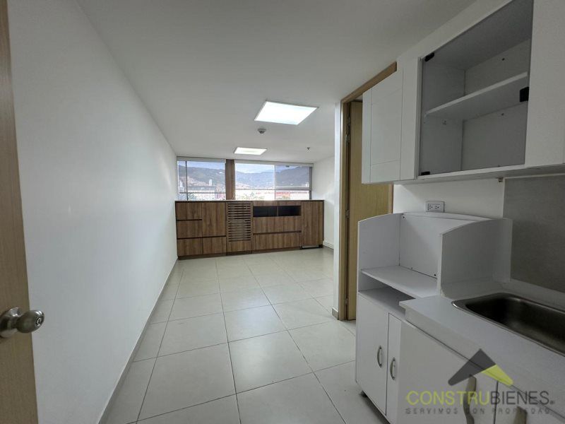 Oficina en venta Antioquia Medellín Naranjal 75 m2 Habitaciones 0 Baños 1 Garajes 0 Precio $620000000