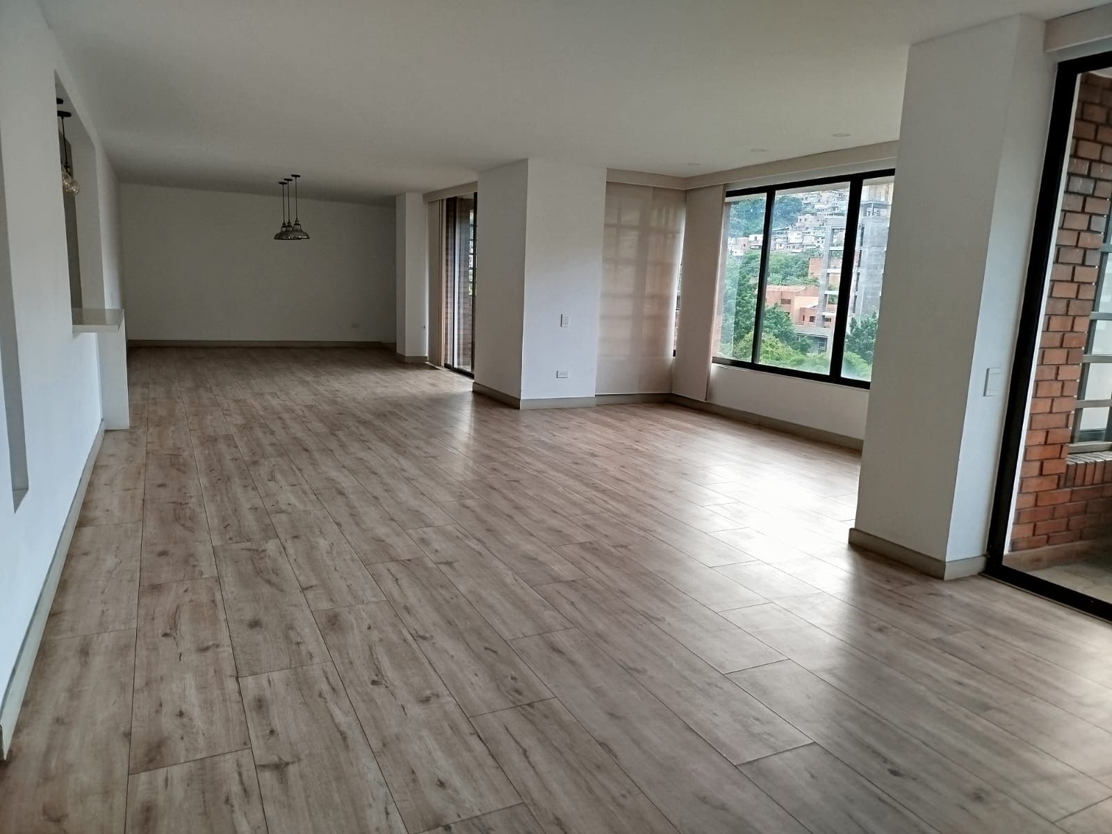 Apartamento en arriendo Valle Del Cauca Cali Bellavista 363 m2 Habitaciones 4 Baños 6 Garajes 2 Precio $9000000
