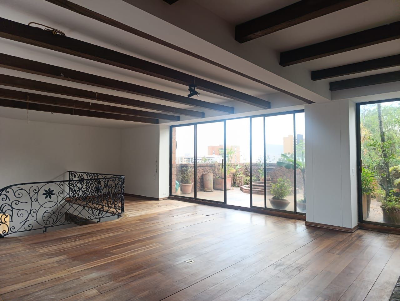 Apartamento en venta Antioquia Medellín Tunjuelito 325 m2 Habitaciones 4 Baños 6 Garajes 3 Precio $2190000000