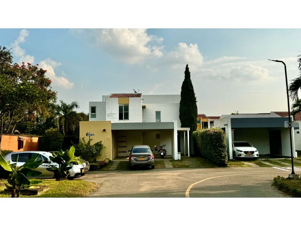 Casa Campestre en venta Valle Del Cauca Jamundí Cr Castillo La Herreria Iii 132 m2 Habitaciones 4 Baños 3 Garajes 4 Precio $750000000