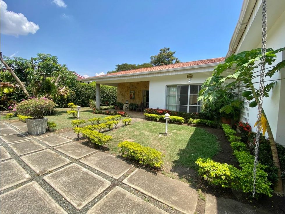 Casa Campestre en venta Valle Del Cauca Jamundí Juan De Ampudia 300 m2 Habitaciones 4 Baños 5 Garajes 8 Precio $1250000000