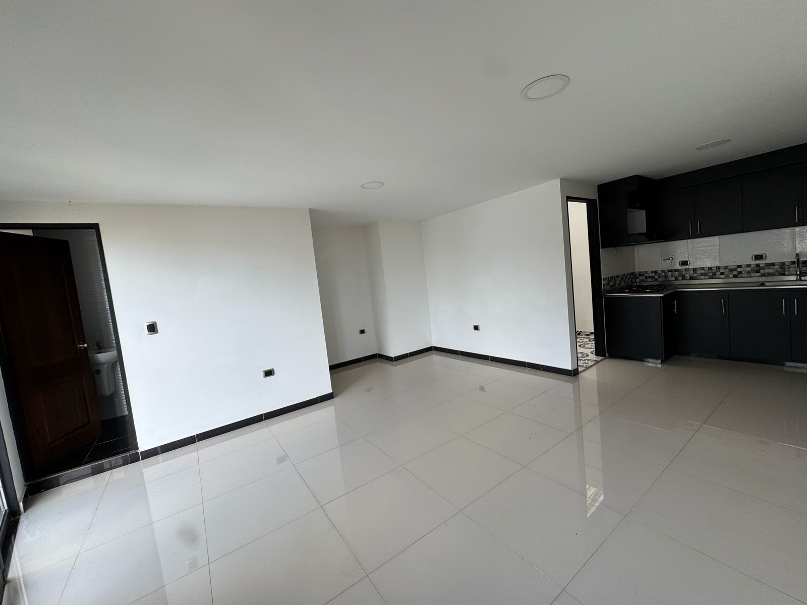 Apartamento en arriendo Antioquia Marinilla Los Rosales 75 m2 Habitaciones 3 Baños 2 Garajes 0 Precio $1300000