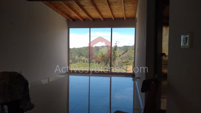 Casa en arriendo Antioquia Guarne Centro 500 m2 Habitaciones 5 Baños 4 Garajes 4 Precio $3500000