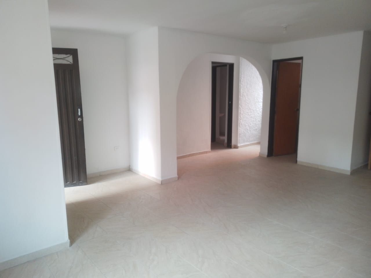 Oficina en arriendo o venta Antioquia Medellín La Castellana 190 m2 Habitaciones 0 Baños 4 Garajes 1 Precio venta $980000000 Precio arriendo $5000000