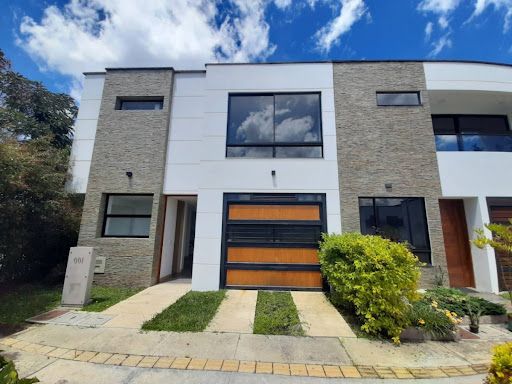 Casa en arriendo Antioquia Rionegro San Antonio 220 m2 Habitaciones 3 Baños 2 Garajes 1 Precio $8000000