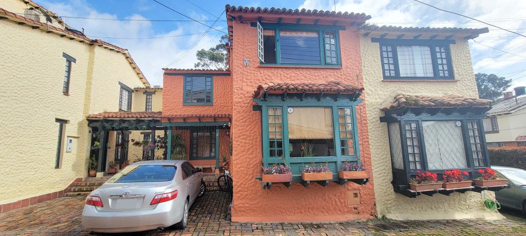 Casa en venta Cundinamarca Bogotá Cedro Salazar 142 m2 Habitaciones 4 Baños 3 Garajes 1 Precio $725000000