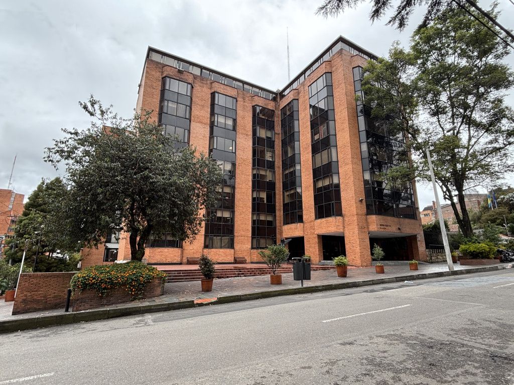 Oficina en arriendo Cundinamarca Bogotá Bellavista 368 m2 Habitaciones 0 Baños 0 Garajes 5 Precio $30727000