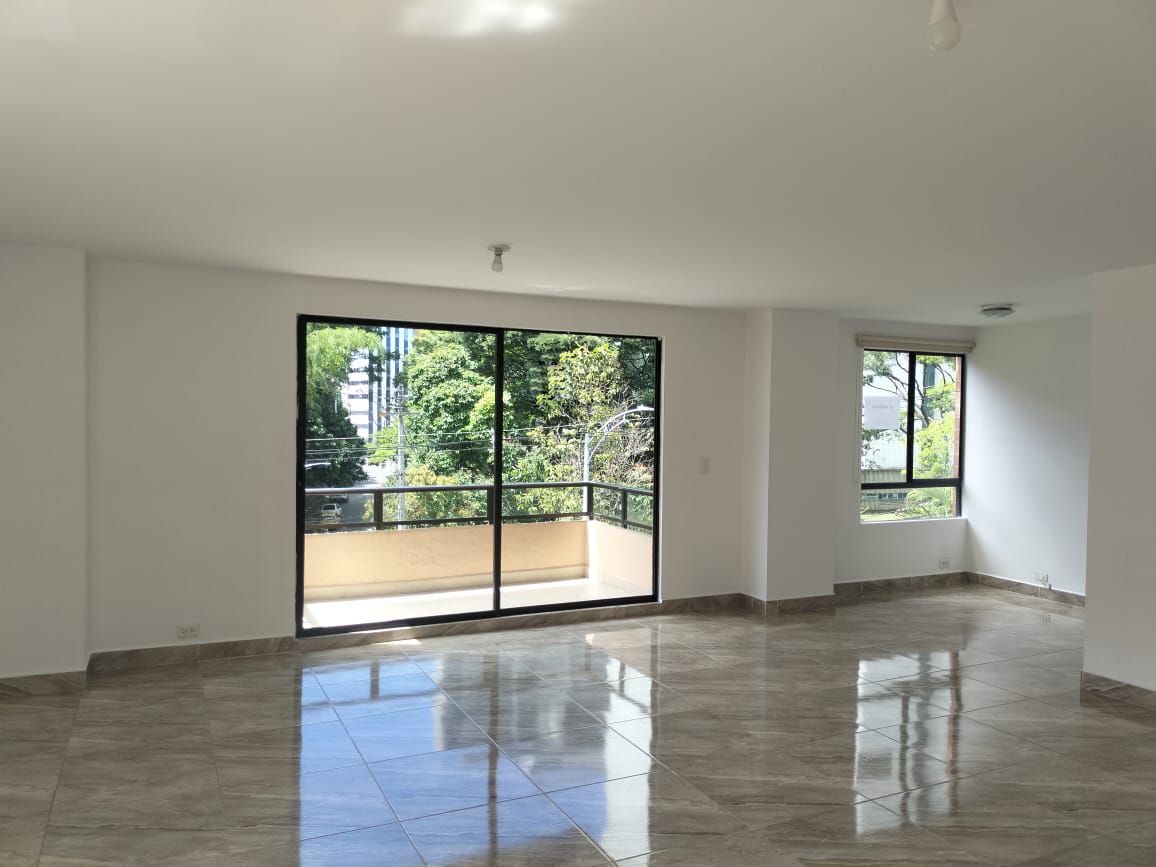 Apartamento en arriendo Antioquia Medellín La Aguacatala 140 m2 Habitaciones 3 Baños 3 Garajes 2 Precio $7500000