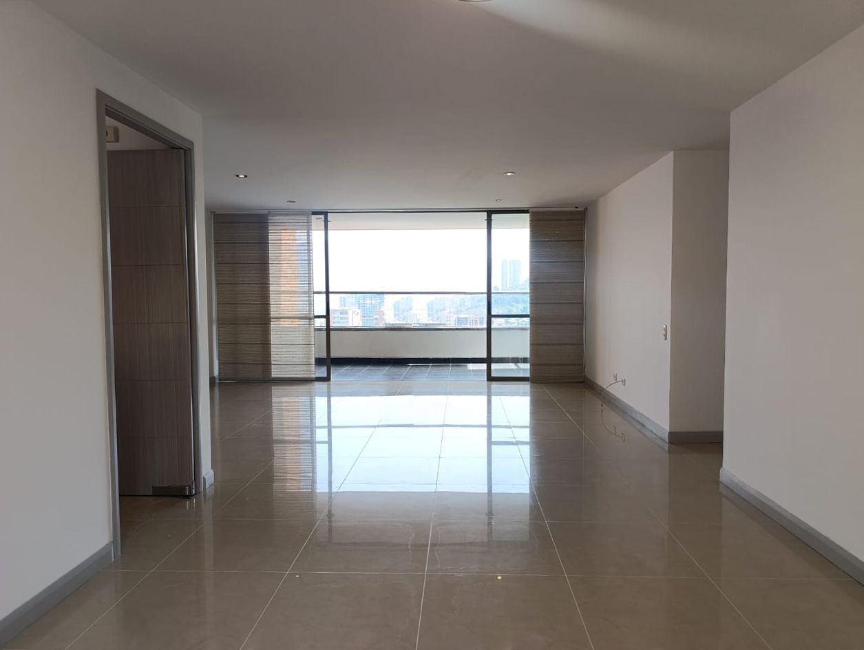Apartamento en arriendo Antioquia Medellín El Tesoro 175 m2 Habitaciones 3 Baños 4 Garajes 1 Precio $7200000