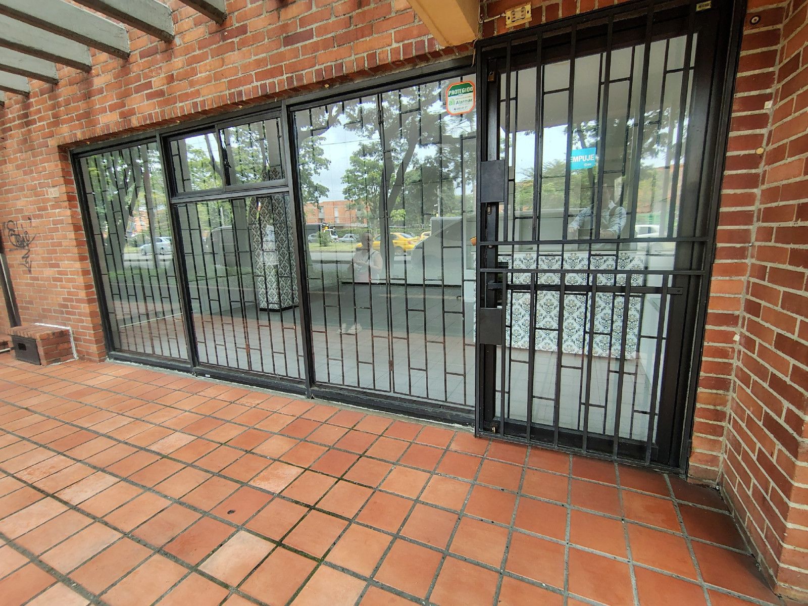 Local en arriendo Valle Del Cauca Cali Caney 40 m2 Habitaciones 0 Baños 0 Garajes 0 Precio $2200000