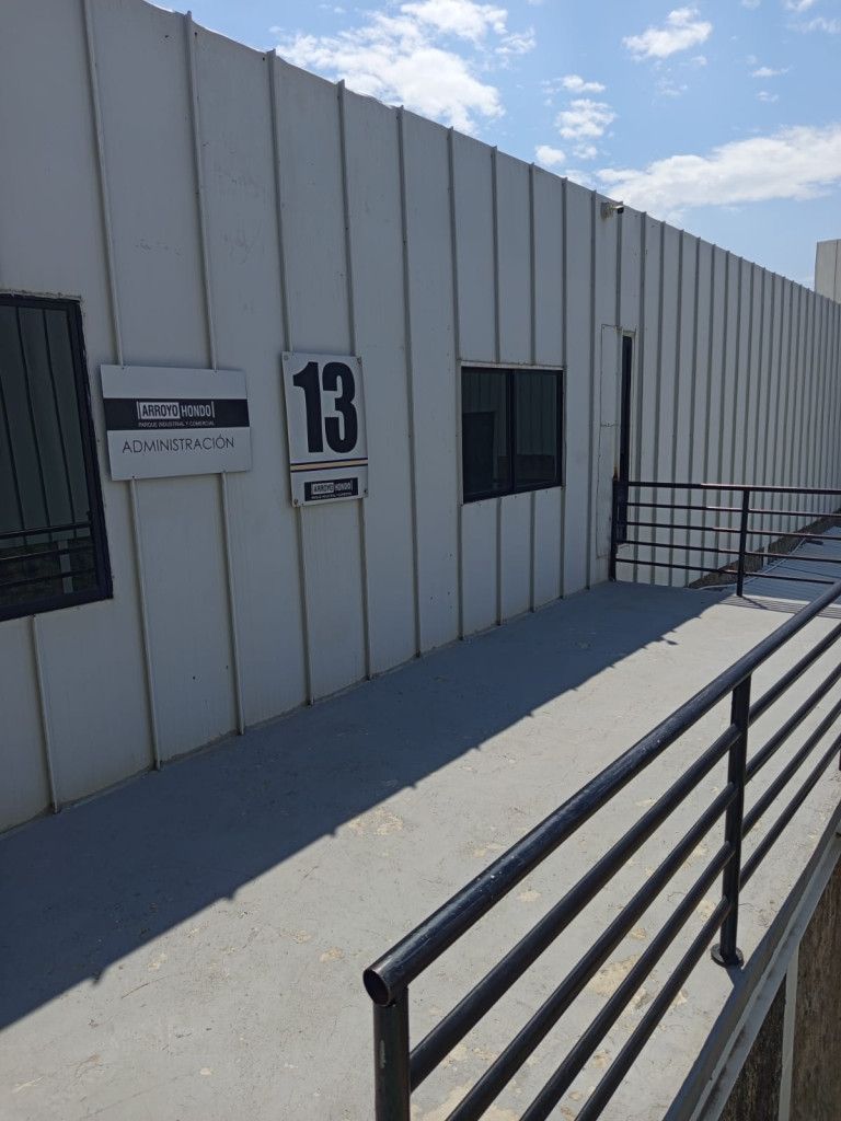 Oficina en arriendo Valle Del Cauca Yumbo Zona Industrial 86 m2 Habitaciones 0 Baños 1 Garajes 0 Precio $2650000