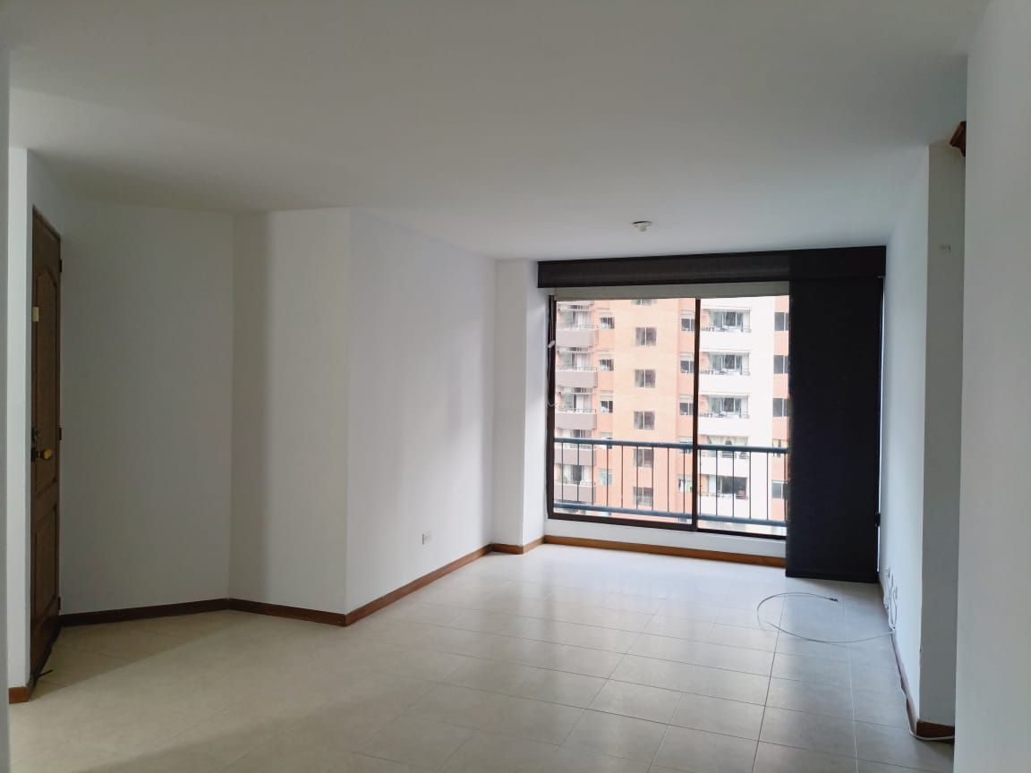 Apartamento en arriendo Antioquia Medellín Loma De Los Bernal 80 m2 Habitaciones 3 Baños 2 Garajes 1 Precio $2500000