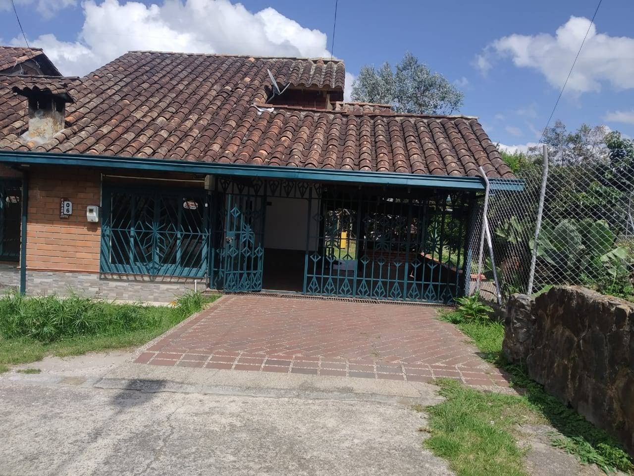 Casa en arriendo Antioquia Rionegro El Hospital 280 m2 Habitaciones 4 Baños 3 Garajes 6 Precio $4500000