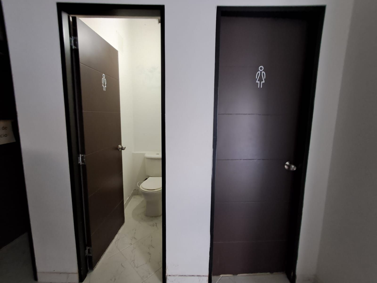 Local en arriendo Antioquia Medellín Rosales 235 m2 Habitaciones 0 Baños 6 Garajes 3 Precio $8000000