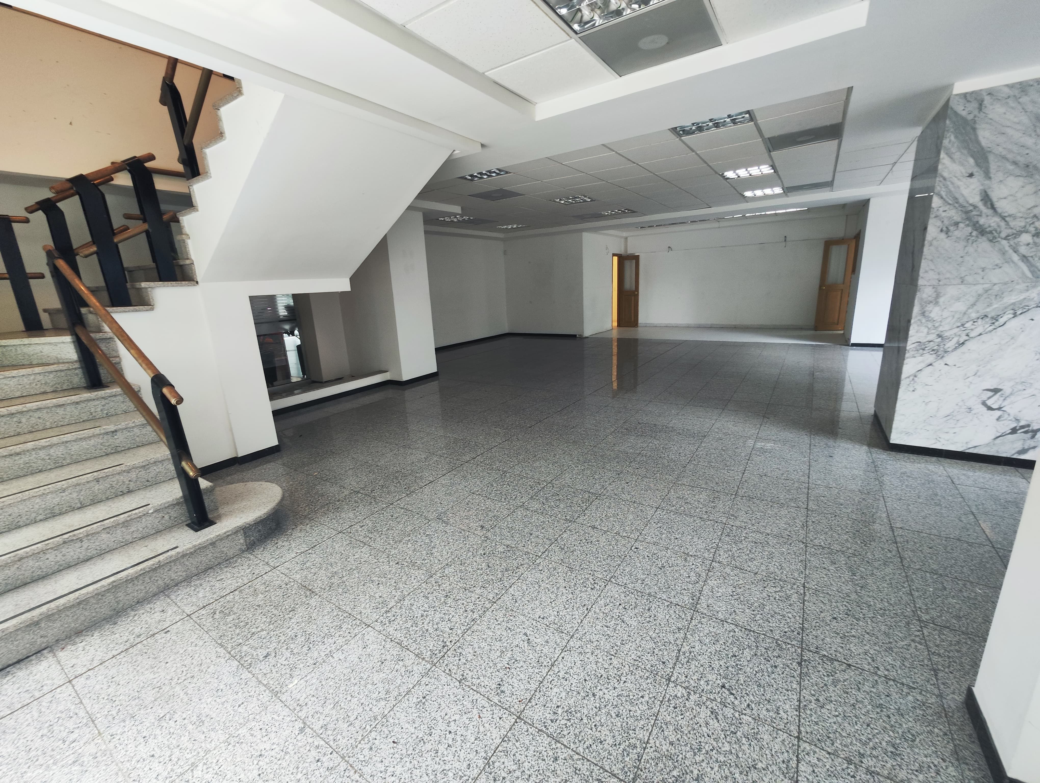 Local en arriendo Antioquia Medellín Urbanizacion Villa Paula 325 m2 Habitaciones 0 Baños 3 Garajes 2 Precio $31881300