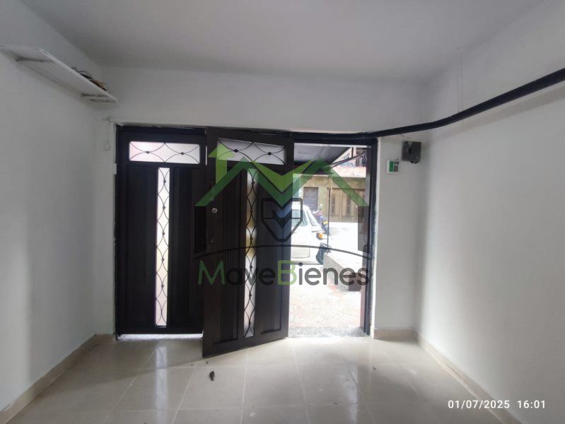 Local en arriendo Antioquia Itagüí Los Naranjos 15 m2 Habitaciones 0 Baños 1 Garajes 0 Precio $1500000