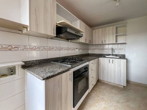 Apartamento en arriendo Antioquia Envigado Jardines 110 m2 Habitaciones 3 Baños 2 Garajes 2 Precio $3900000