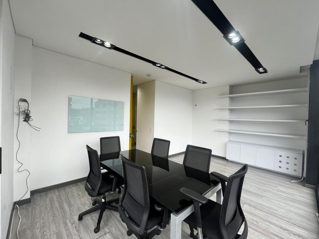 Oficina en arriendo Cundinamarca Bogotá Antiguo Country 160 m2 Habitaciones 0 Baños 2 Garajes 3 Precio $12230000