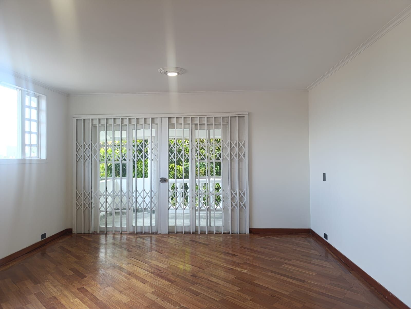 Casa en arriendo o venta Antioquia Medellín El Tesoro 157 m2 Habitaciones 3 Baños 4 Garajes 2 Precio venta $2070000000 Precio arriendo $12700000