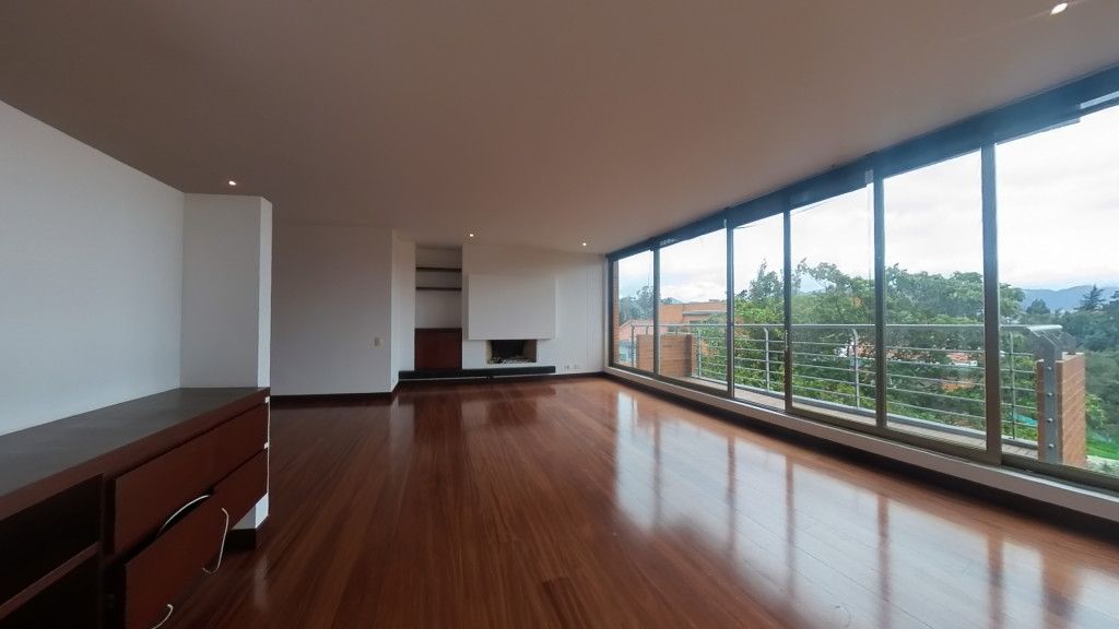 Apartamento en venta Cundinamarca Bogotá Suba Naranjos 192 m2 Habitaciones 3 Baños 5 Garajes 3 Precio $1600000000