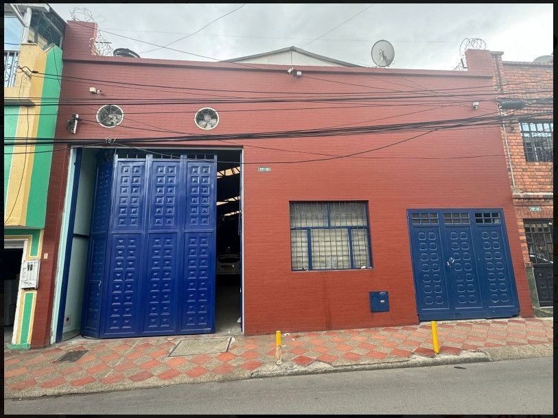 Bodega en venta Cundinamarca Bogotá Olaya 396 m2 Habitaciones 0 Baños 4 Garajes 0 Precio $1350000000