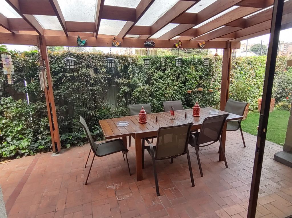 Casa en venta Cundinamarca Bogotá La Calleja 400 m2 Habitaciones 4 Baños 7 Garajes 4 Precio $2000000000