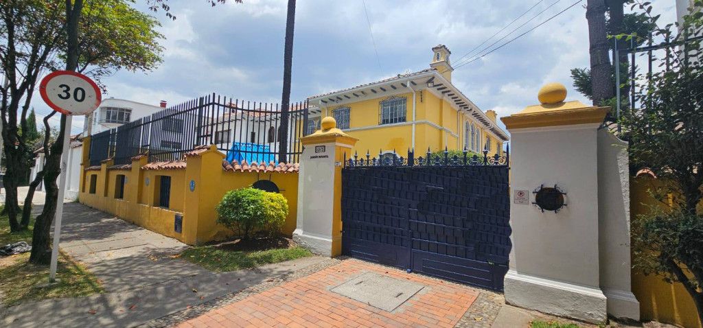 Casa en arriendo Cundinamarca Bogotá Quinta Camacho 550 m2 Habitaciones 5 Baños 5 Garajes 5 Precio $22000000