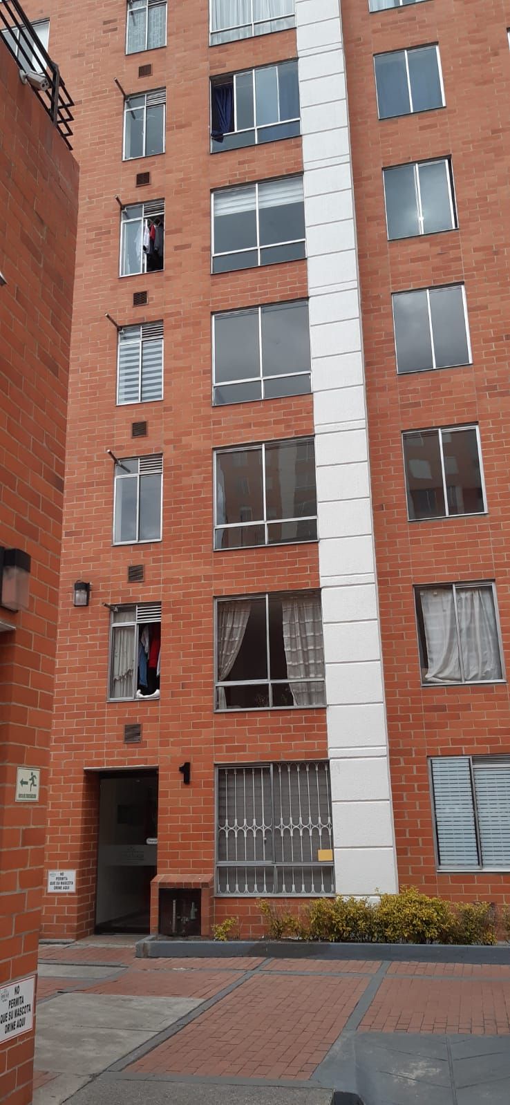 Apartamento en arriendo Cundinamarca Bogotá Cjr Santa Lucia De Alsacia 64 m2 Habitaciones 3 Baños 2 Garajes 1 Precio $2100000