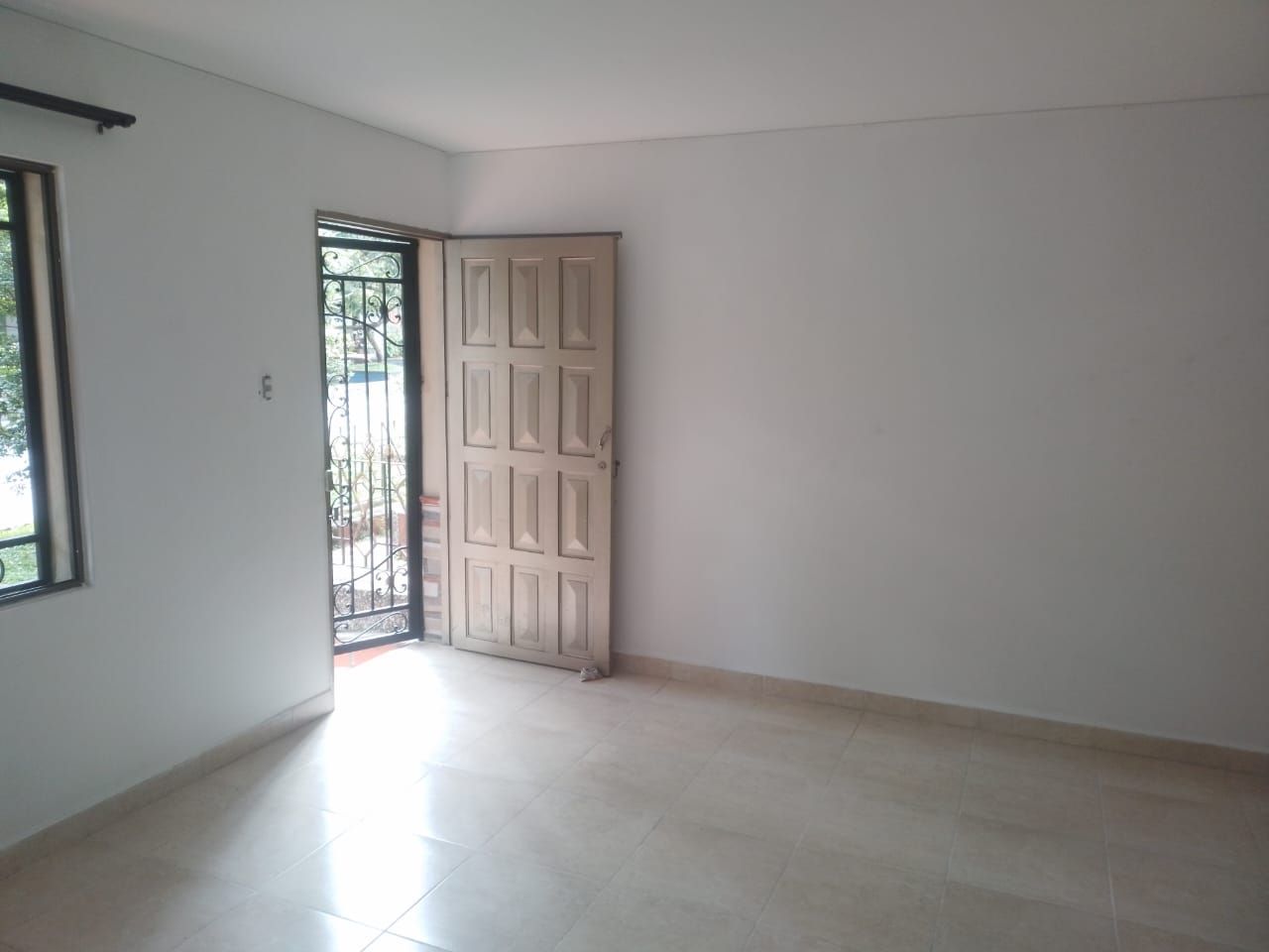 Oficina en arriendo Antioquia Envigado Los Naranjos 148 m2 Habitaciones 0 Baños 2 Garajes 0 Precio $4300000