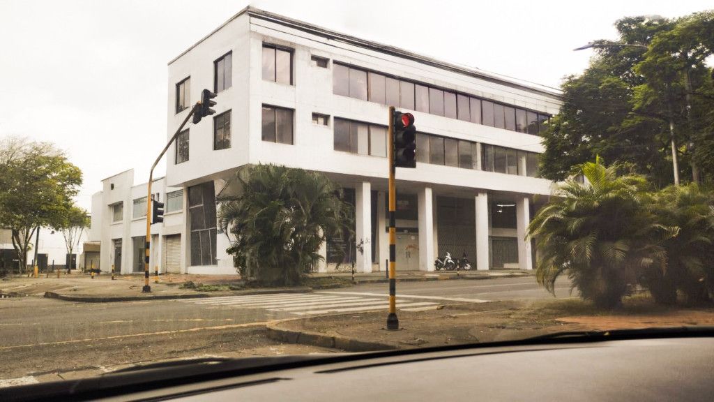 Edificio en venta Valle Del Cauca Cali San Vicente 1837 m2 Habitaciones 14 Baños 11 Garajes 0 Precio $4200000000