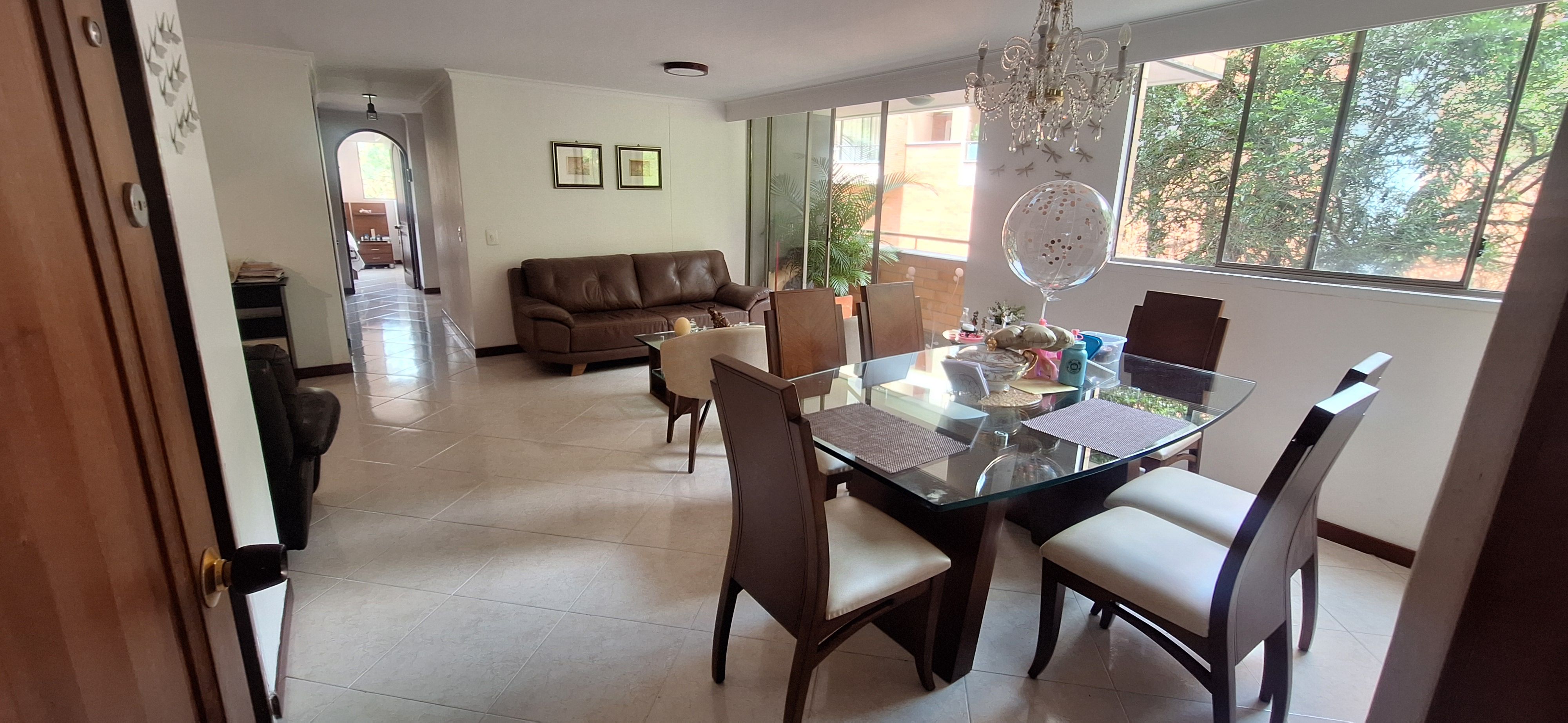Apartamento en arriendo Antioquia Envigado Abadia Del Campo 110 m2 Habitaciones 3 Baños 3 Garajes 2 Precio $4000000